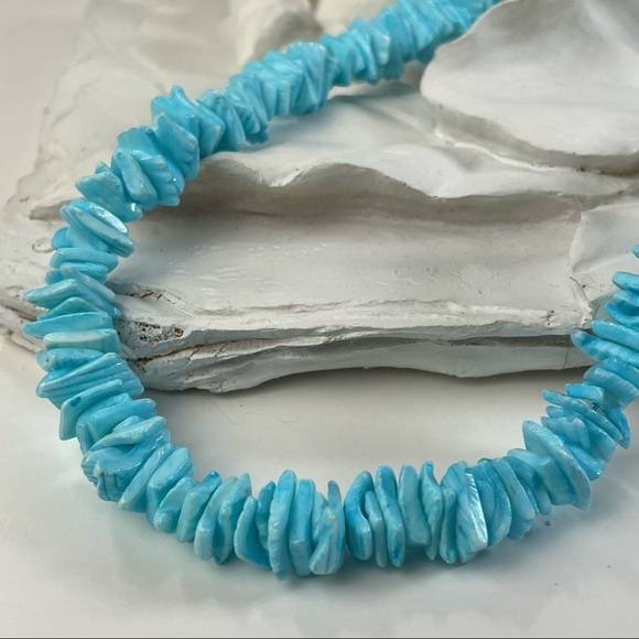 Vintage Blue Shell Necklace - Picture 4 of 8